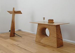 Cross and Table� width=